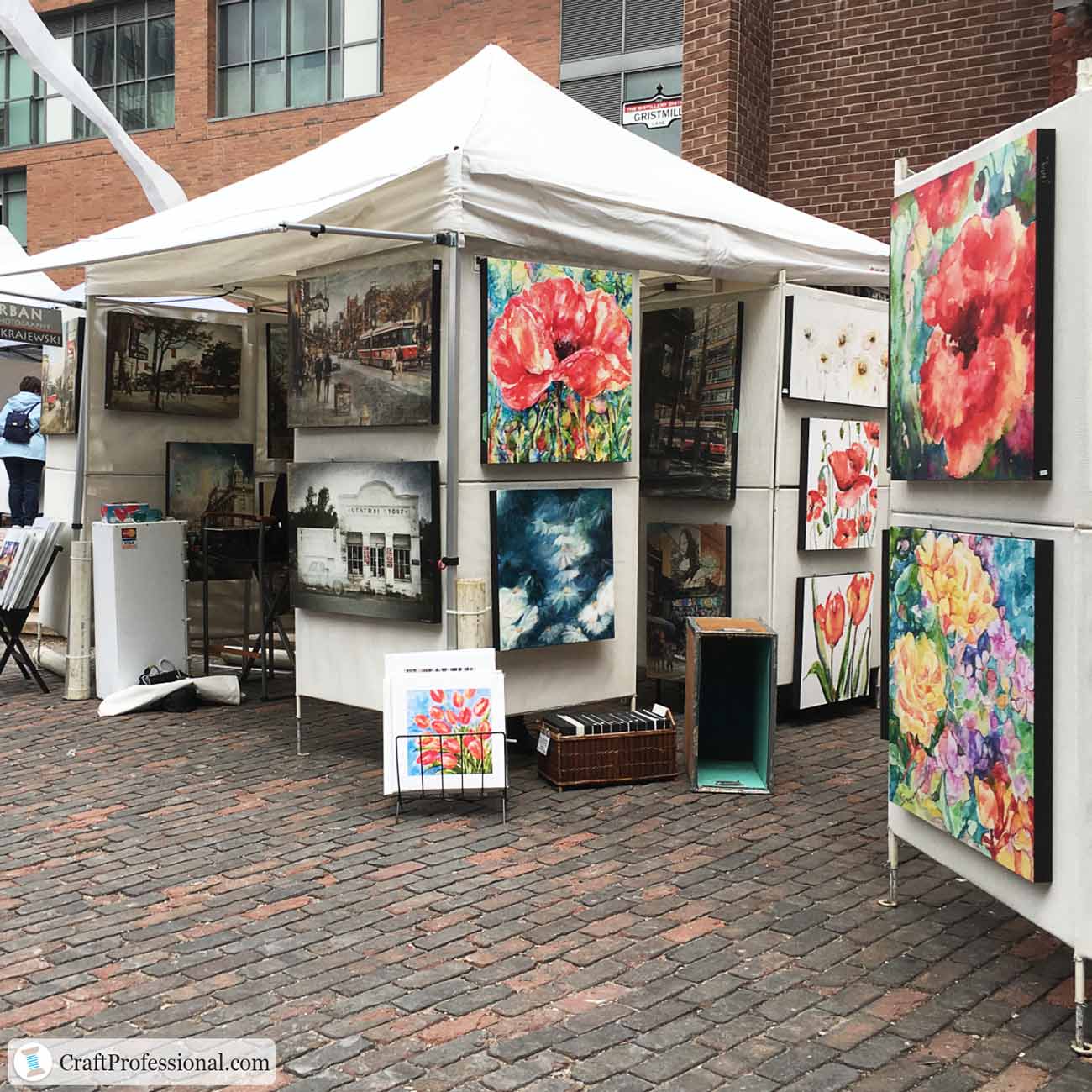 10 Art Show Display Ideas To Show Paintings Prints In A Craft Booth