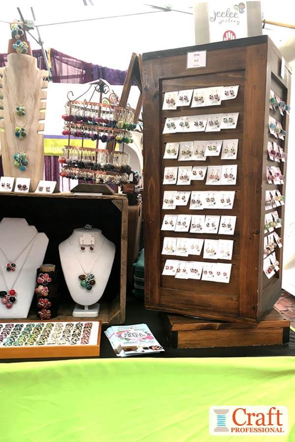 Necklace displays for craft on sale shows